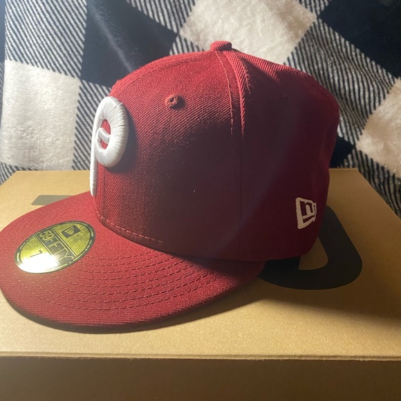 Philadelphia Phillies Cardinal Red New Era 59Fifty Fitted! - Picture 2 of 3